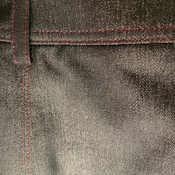 🆕 Elie Tahari Gray Skirt with Metallic Red Trim - Picture 4 of 6